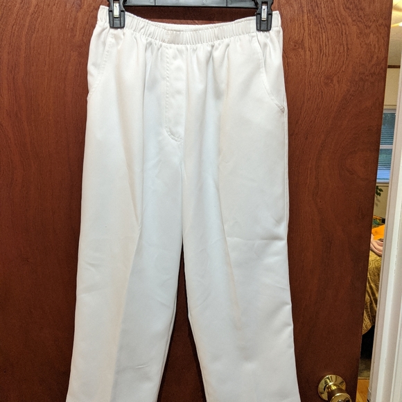 Ladies white capri pants Clearance